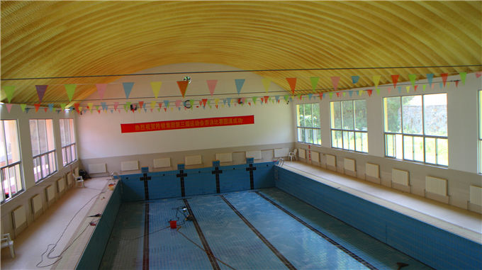 新县沁春园游泳馆